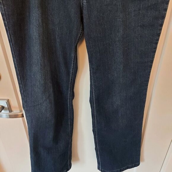 CHRISTOPHER & Banks Jean's - Picture 3 of 7